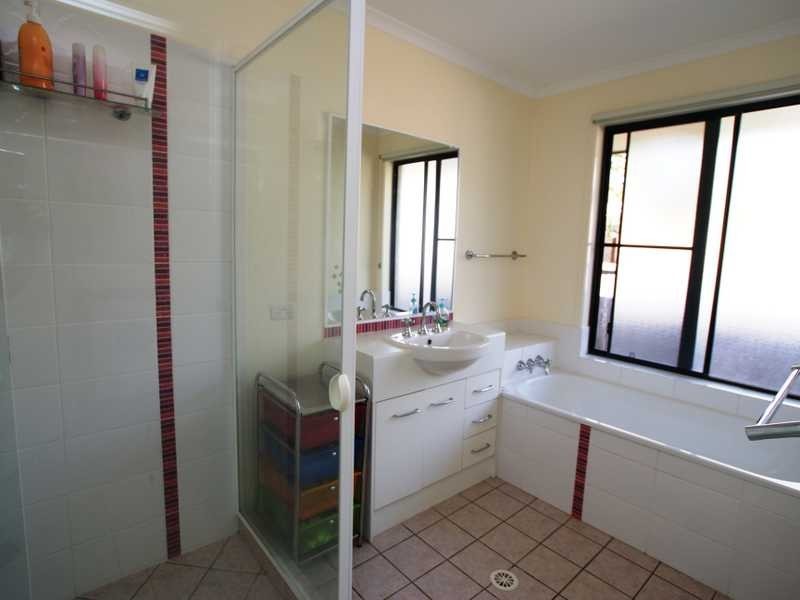 7 Barkala Court, Ocean Shores NSW 2483