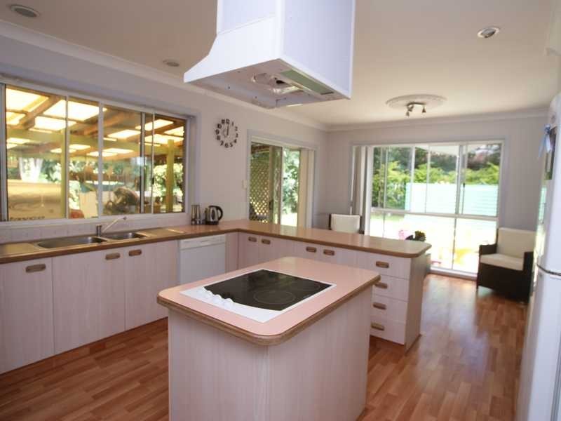 7 Narooma Drive, Ocean Shores NSW 2483