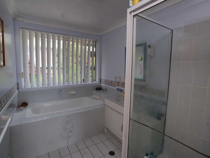 7 Narooma Drive, Ocean Shores NSW 2483