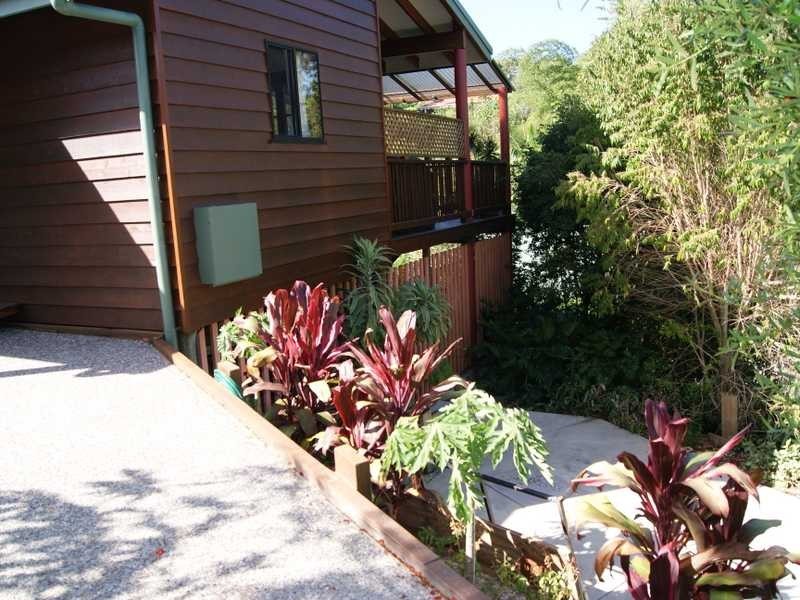 13 Rajah Road, Ocean Shores NSW 2483