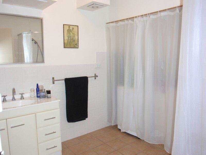 2/2 Arika Ave, Ocean Shores NSW 2483