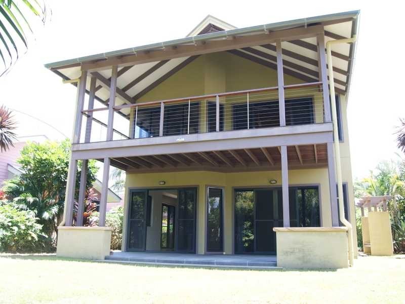 22 Mia Court, Ocean Shores NSW 2483