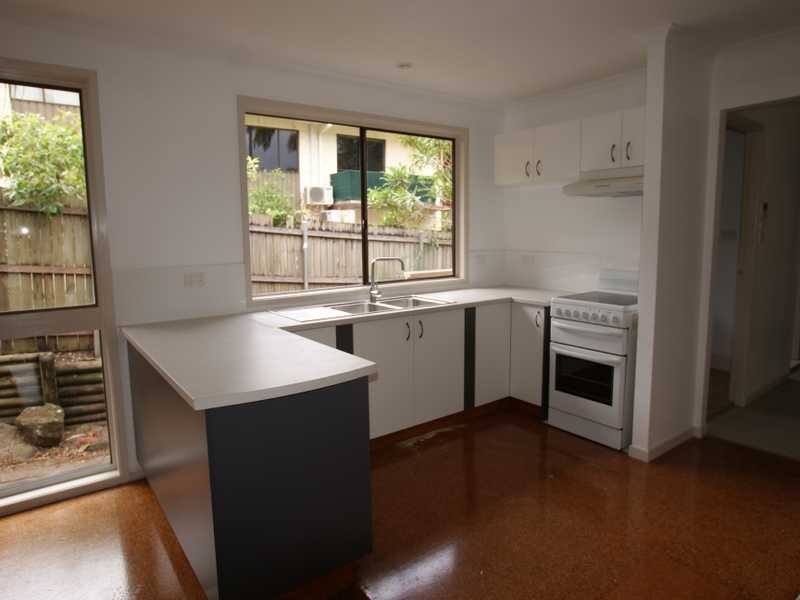 House 2 / 3 Arika Avenue, Ocean Shores NSW 2483