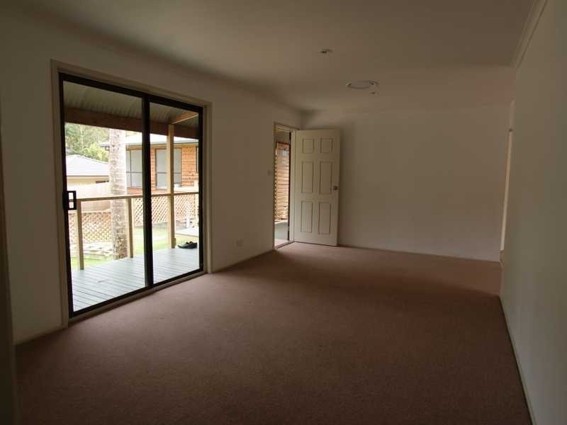 House 2 / 3 Arika Avenue, Ocean Shores NSW 2483