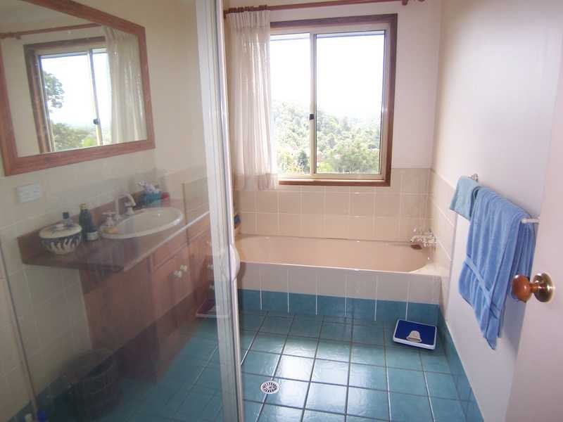 50 Tongarra Drive, Ocean Shores NSW 2483