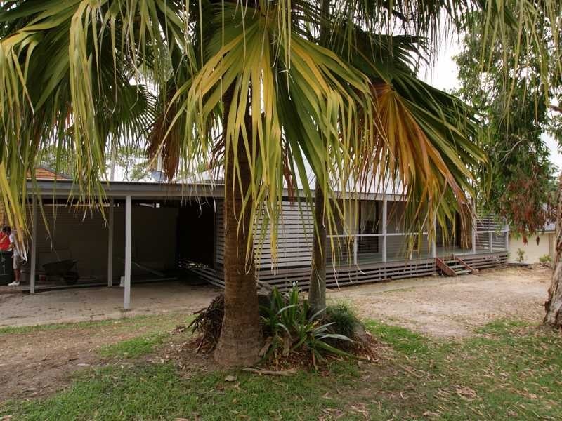 House 1/3 Arika Avenue, Ocean Shores NSW 2483