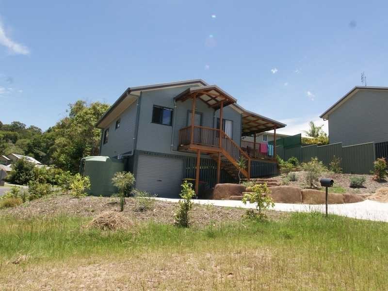 2/2 Palmer Avenue, Ocean Shores NSW 2483