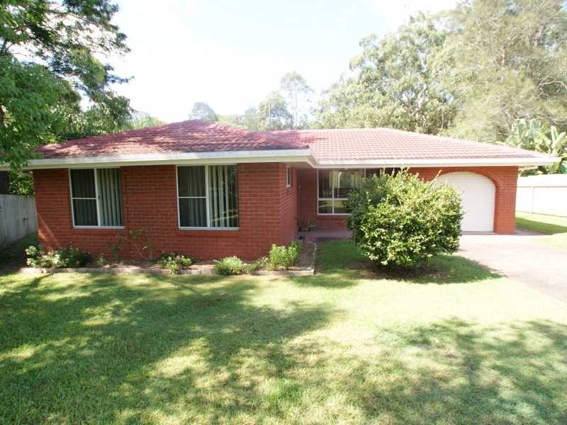 4 Bass Court, Ocean Shores NSW 2483