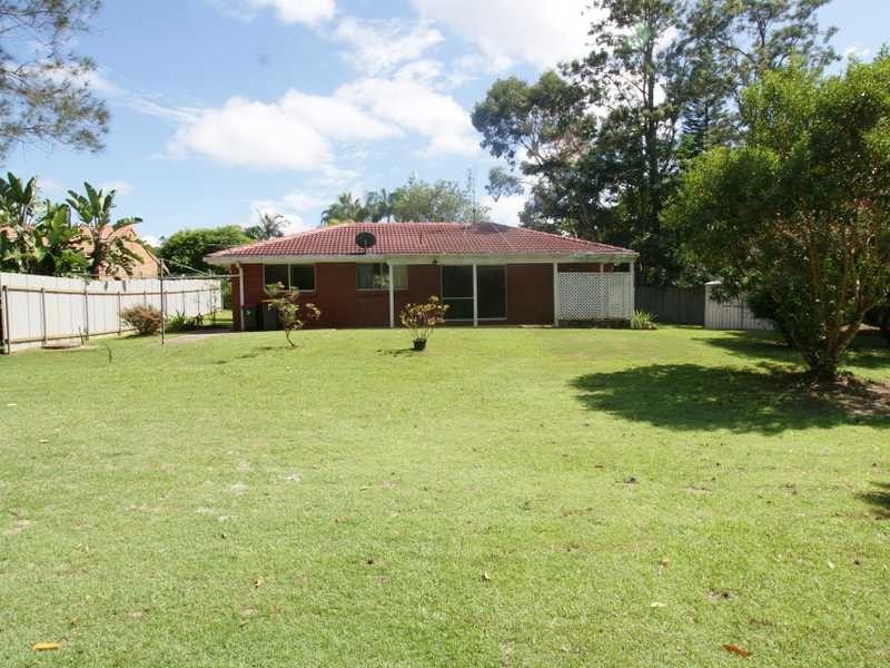 4 Bass Court, Ocean Shores NSW 2483