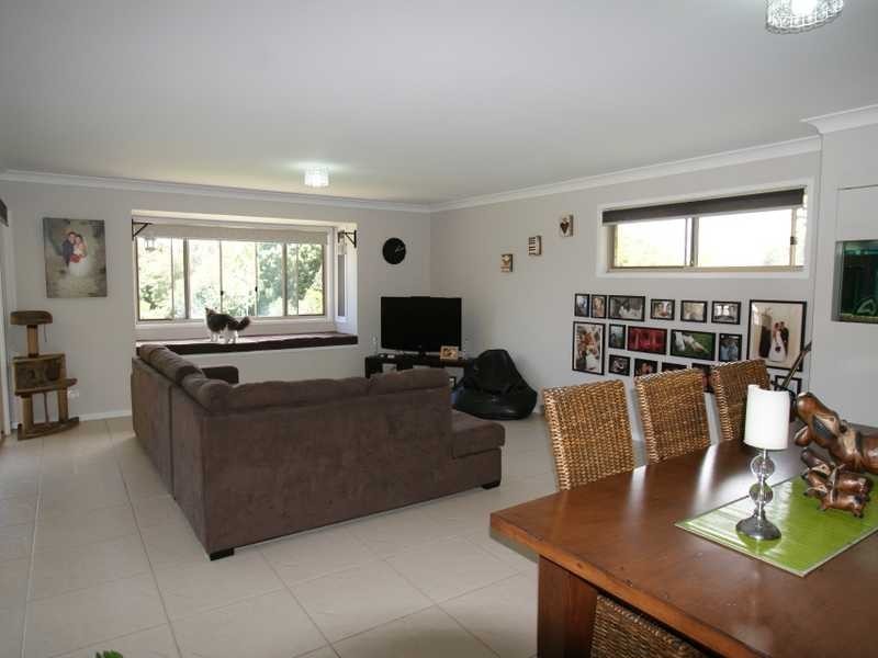 4 Arika Avenue, Ocean Shores NSW 2483