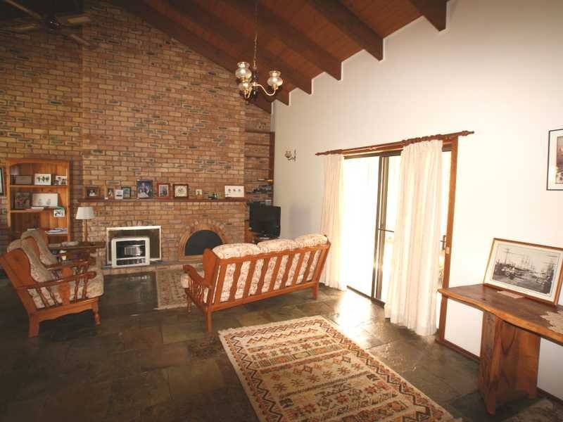 2 Wirruna Avenue, Ocean Shores NSW 2483