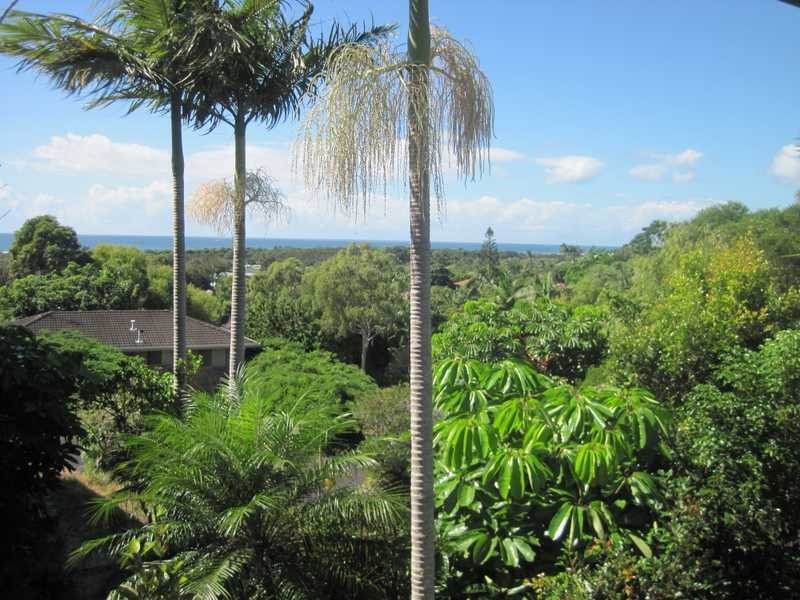 14 Goondooloo Drive, Ocean Shores NSW 2483