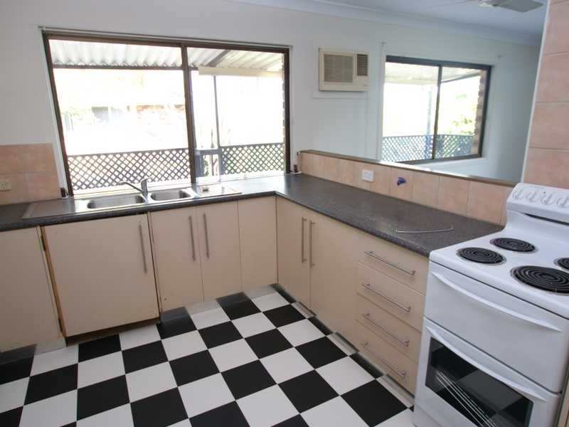 14 Goondooloo Drive, Ocean Shores NSW 2483