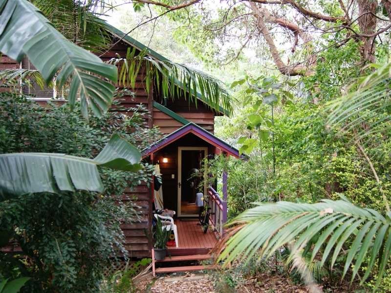 5 Dyum Place, Ocean Shores NSW 2483