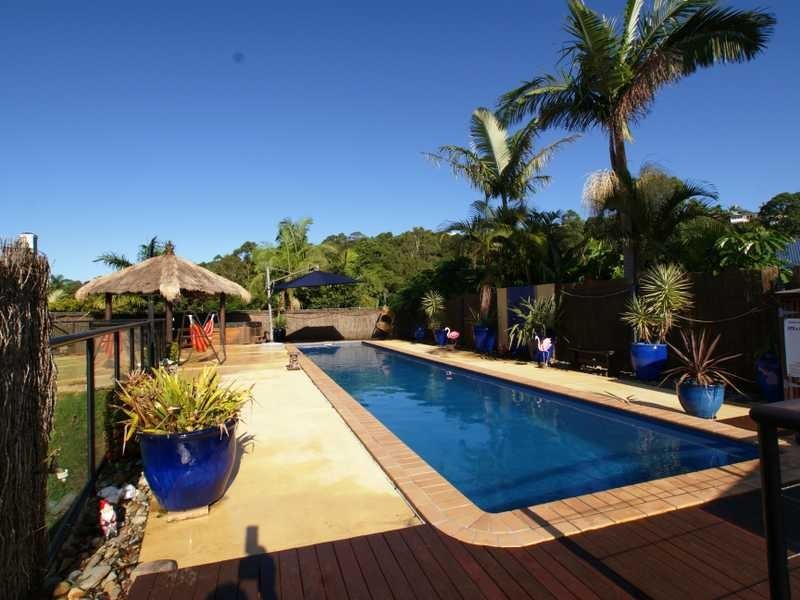 2 Ceron Court, Ocean Shores NSW 2483