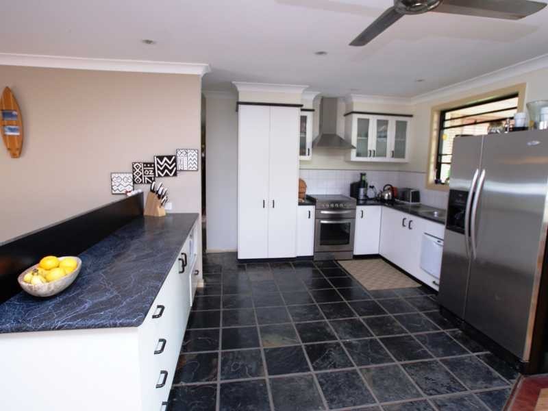 2 Ceron Court, Ocean Shores NSW 2483