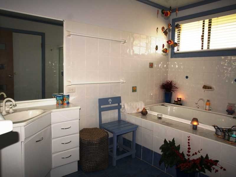 2 Ceron Court, Ocean Shores NSW 2483