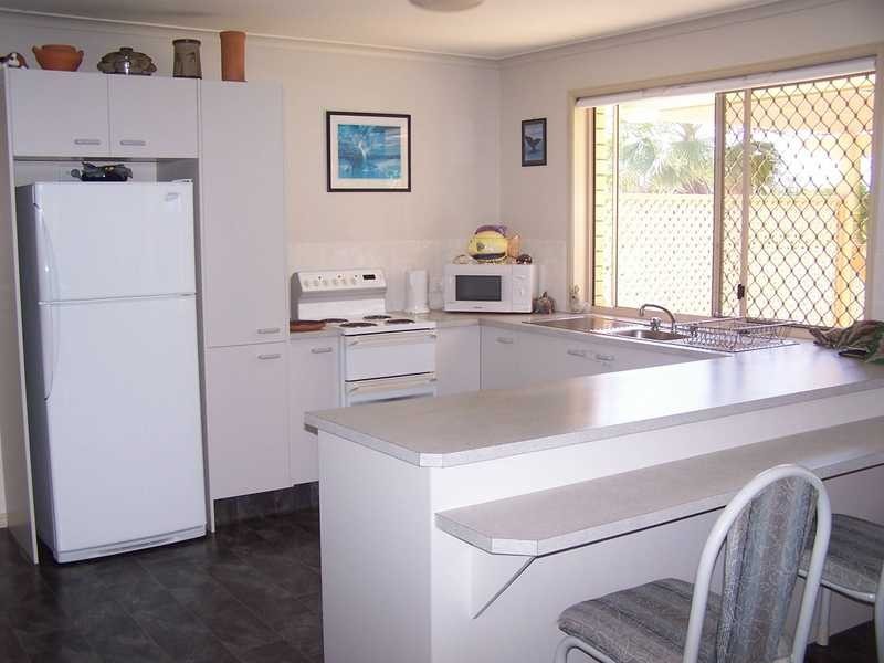 2 Banool Circuit, Ocean Shores NSW 2483