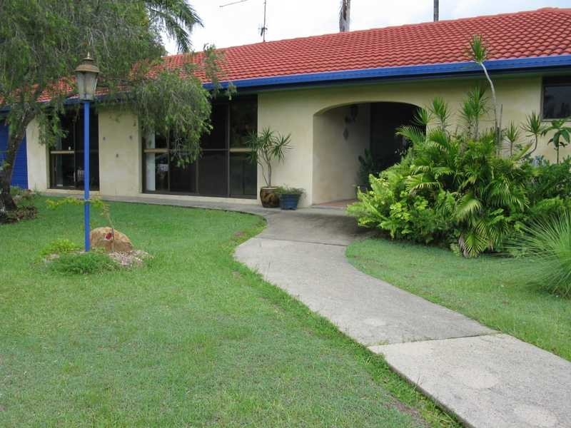 8 Nandroya Avenue, Ocean Shores NSW 2483