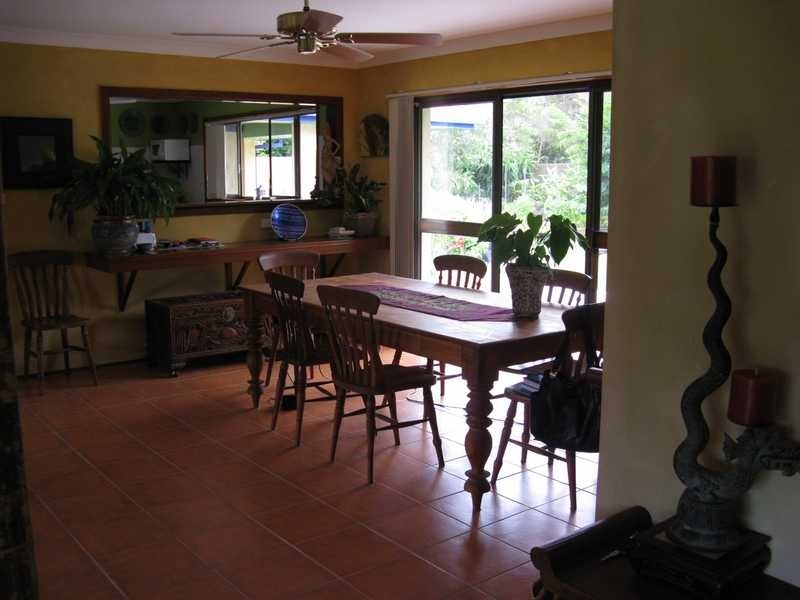 8 Nandroya Avenue, Ocean Shores NSW 2483