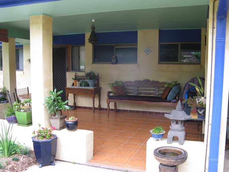 8 Nandroya Avenue, Ocean Shores NSW 2483