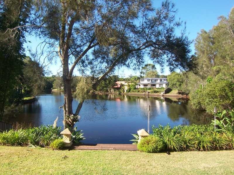 30 Natan Court, Ocean Shores NSW 2483