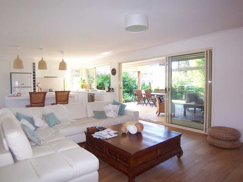 30 Natan Court, Ocean Shores NSW 2483