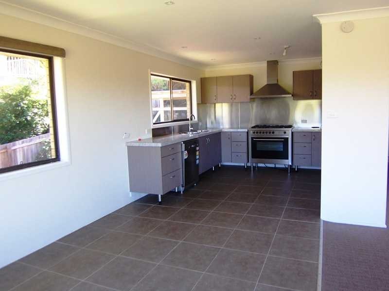 1 Kumbellin Glen, Ocean Shores NSW 2483