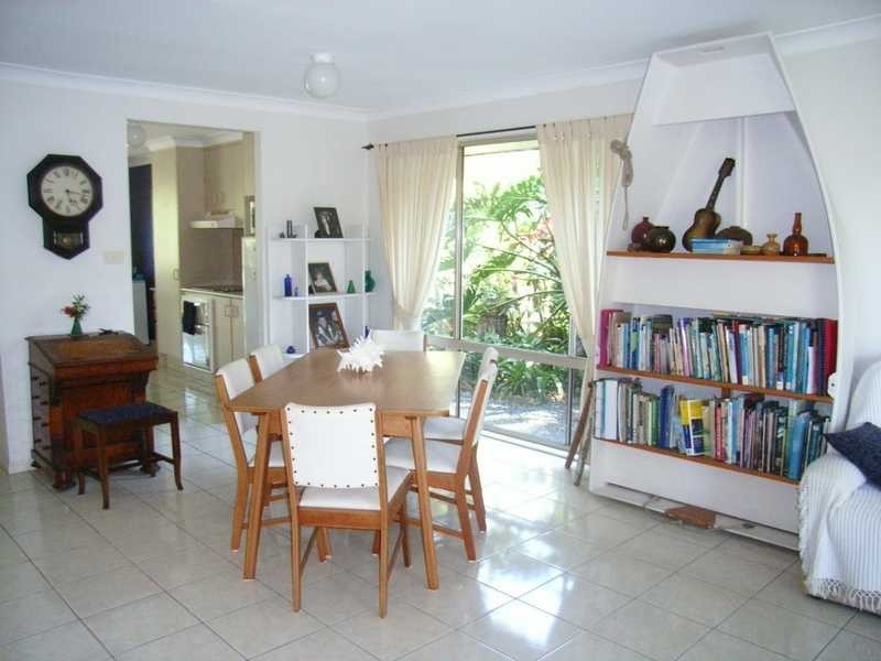 20 Natan Court, Ocean Shores NSW 2483