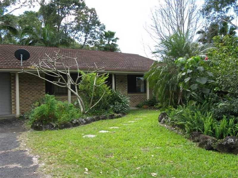 4 Ulpirra Court, Ocean Shores NSW 2483