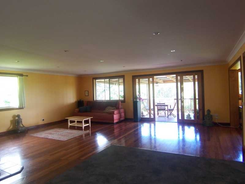 2 Nelshaby Court, Ocean Shores NSW 2483
