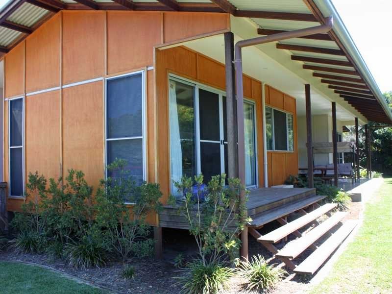 13 Mia Court, Ocean Shores NSW 2483