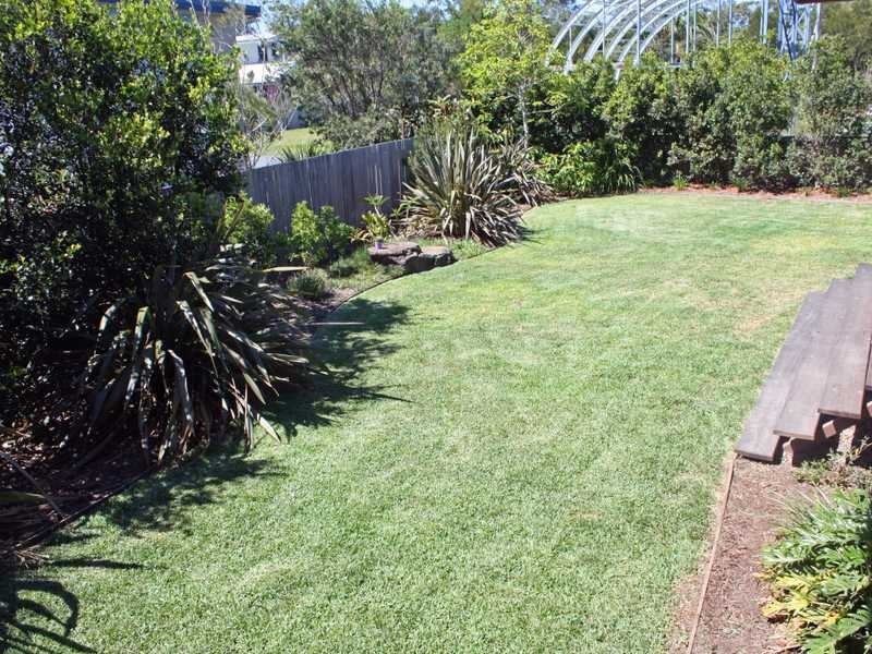 13 Mia Court, Ocean Shores NSW 2483