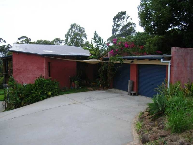 2 Coomburra Crescent, Ocean Shores NSW 2483