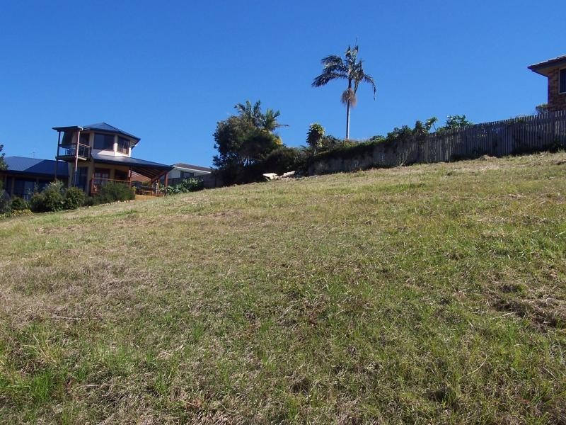 3 Merri Avenue, Ocean Shores NSW 2483