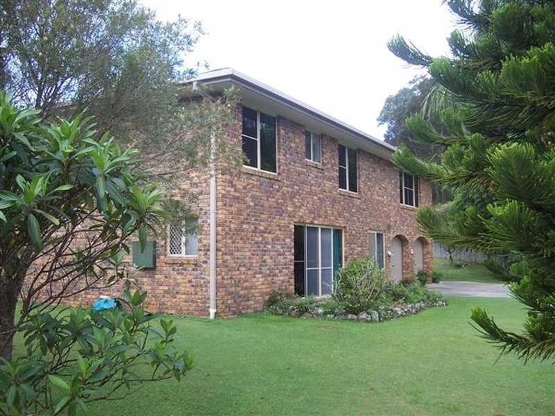 20 Narooma Drive, Ocean Shores NSW 2483