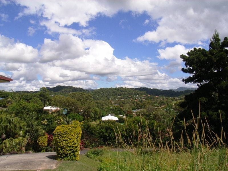 10 Narooma Drive, Ocean Shores NSW 2483