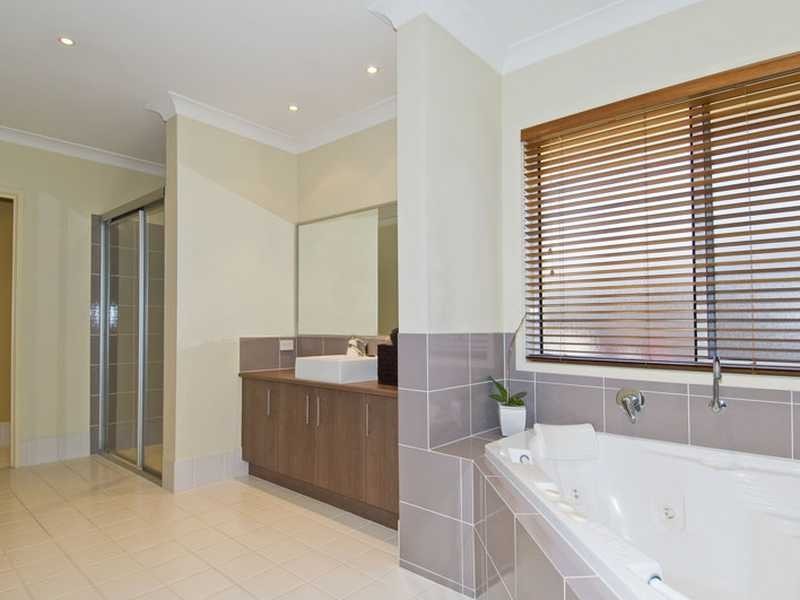 18 Icefire Lane, Coomera QLD 4209