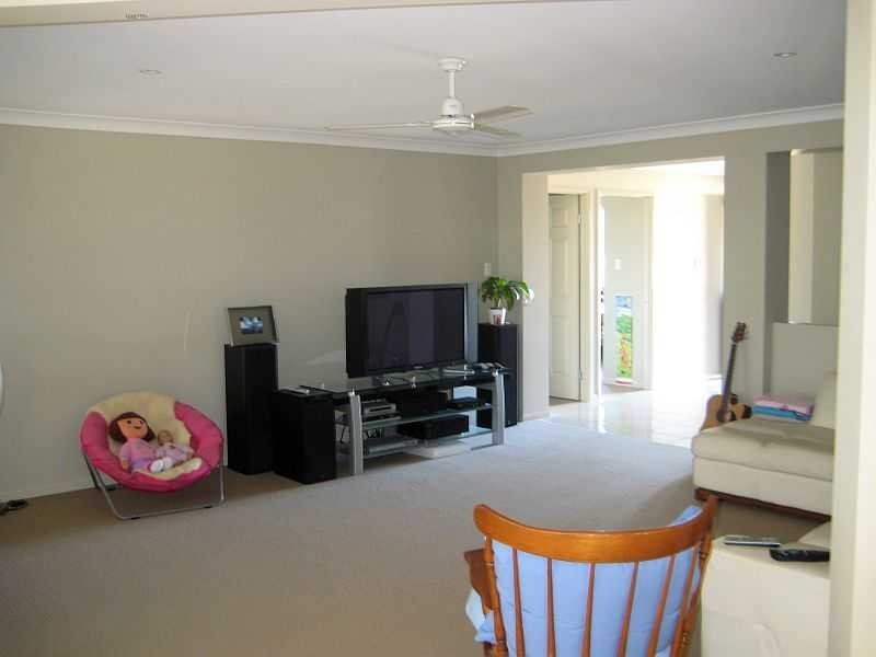 16 Capeliliy Drive, Upper Coomera QLD 4209