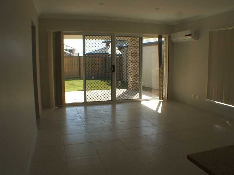 10 Wings Road, Upper Coomera QLD 4209