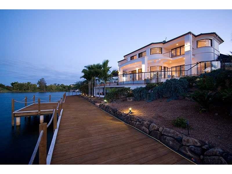 93 Bollard Cct, Clear Island Waters QLD 4226