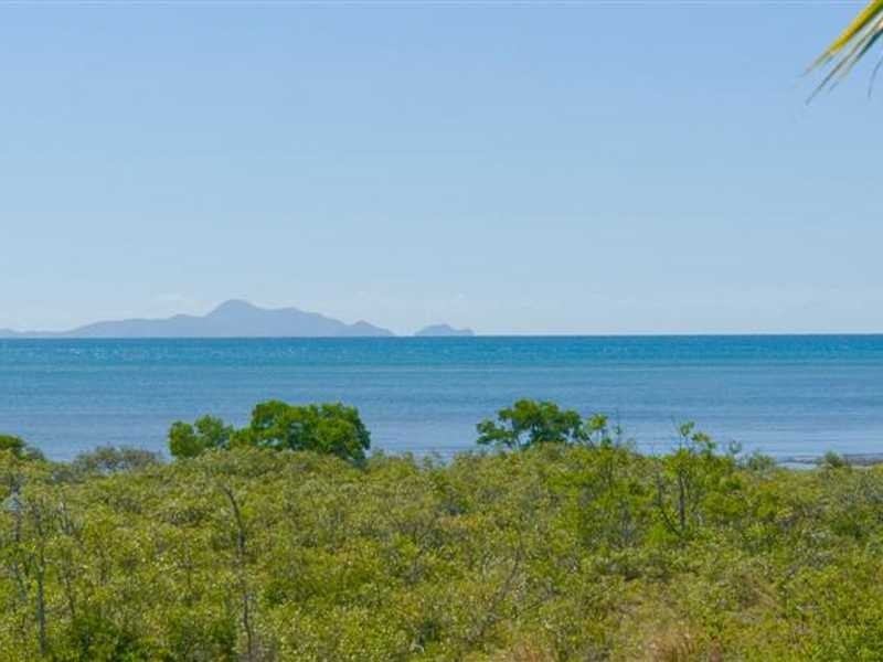 29 Slade Point Esplanade, Slade Point QLD 4740