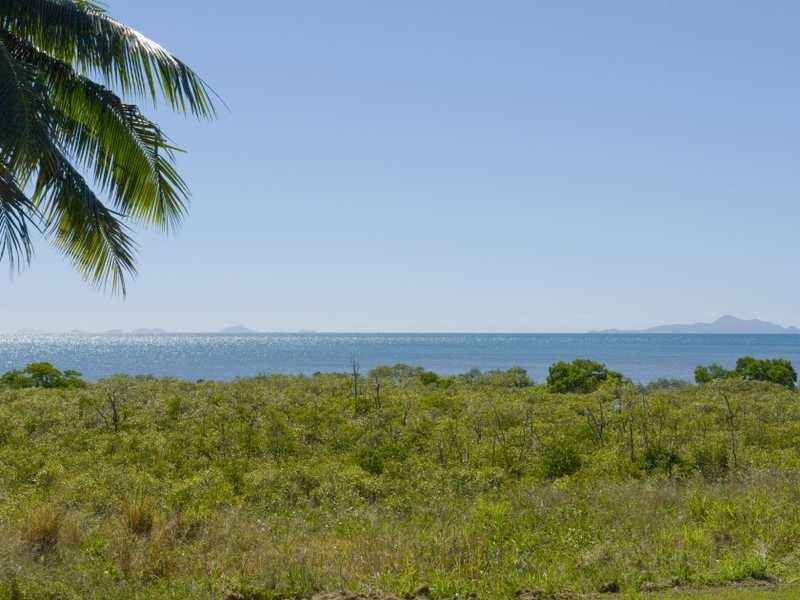 29 Slade Point Esplanade, Slade Point QLD 4740
