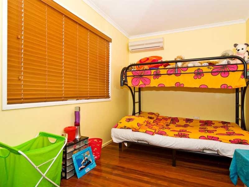 223 Kianawah Rd, Wynnum West QLD 4178