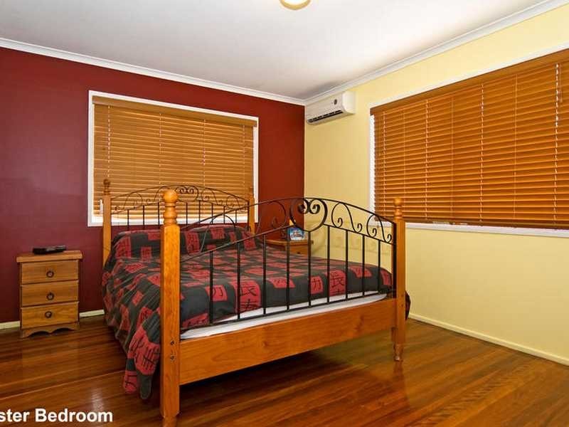 223 Kianawah Rd, Wynnum West QLD 4178