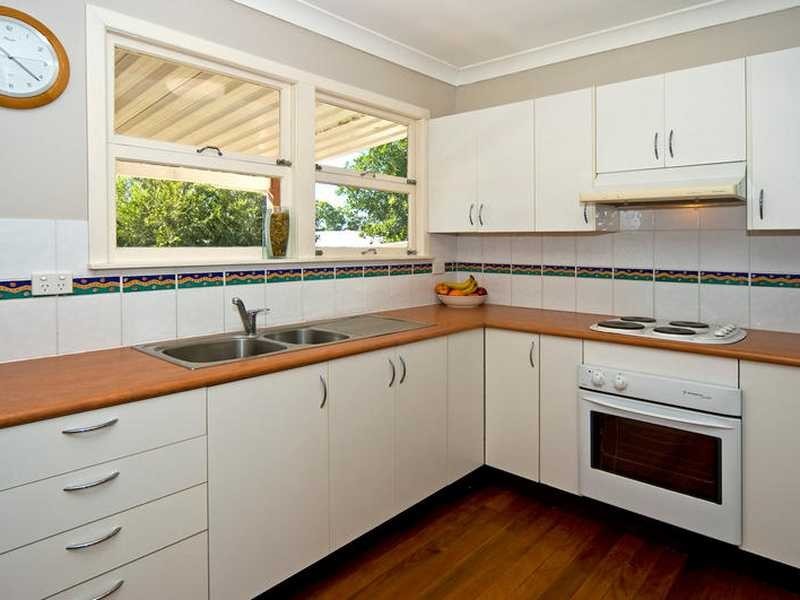 19 Bushing St, Wynnum West QLD 4178