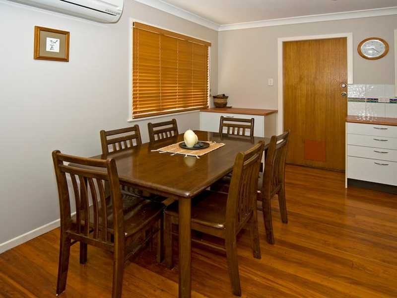 19 Bushing St, Wynnum West QLD 4178