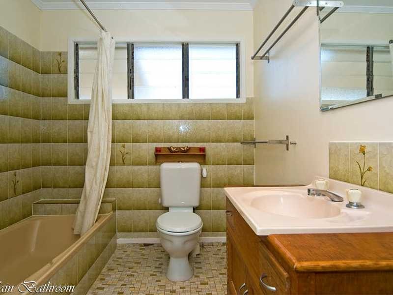 19 Bushing St, Wynnum West QLD 4178