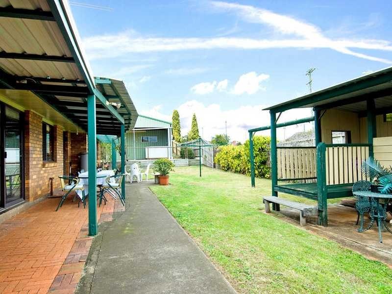 4 Radford Rd, Manly West QLD 4179
