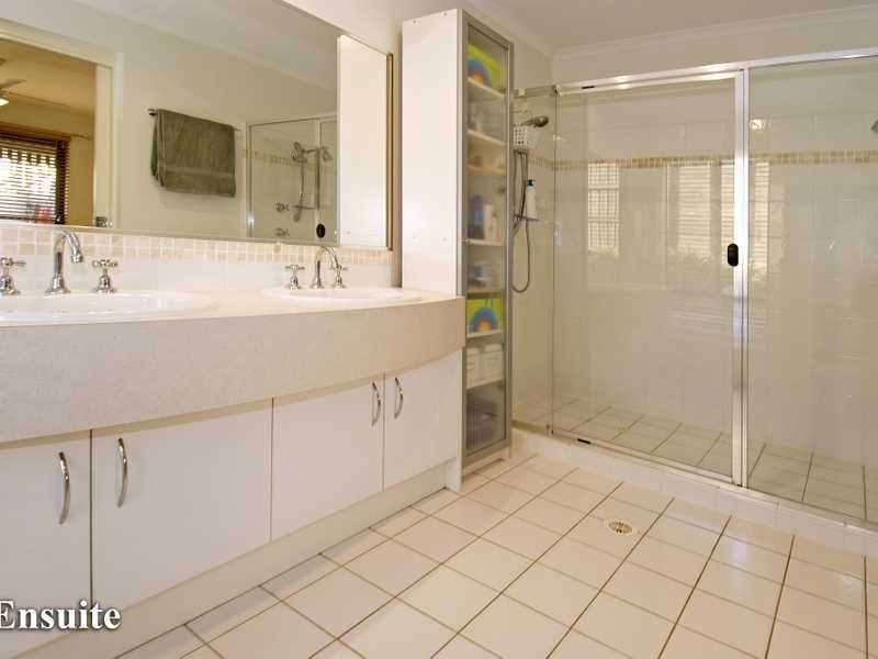 19 Whatmore Place, Manly West QLD 4179